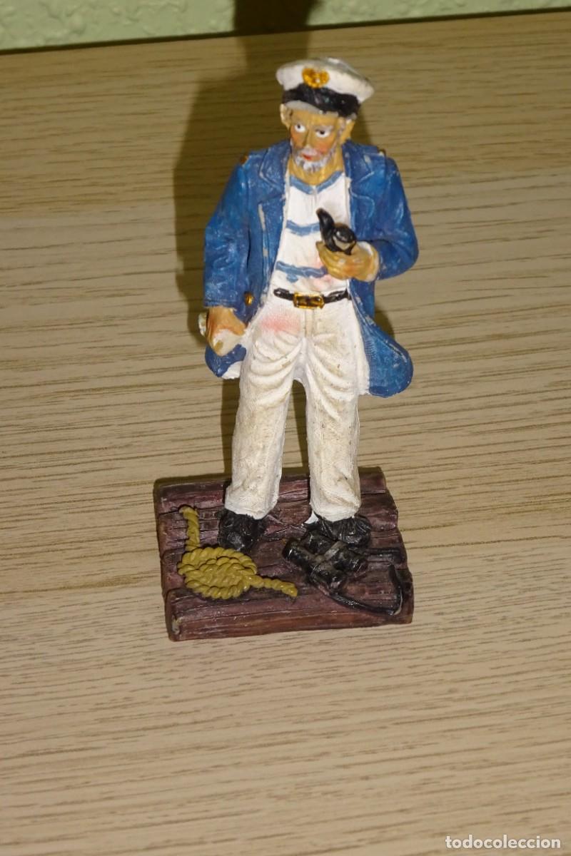 Figuras de goma y PVC: CAPITAN DEL MAR FABRICADO EN RESINA , 10 CMS