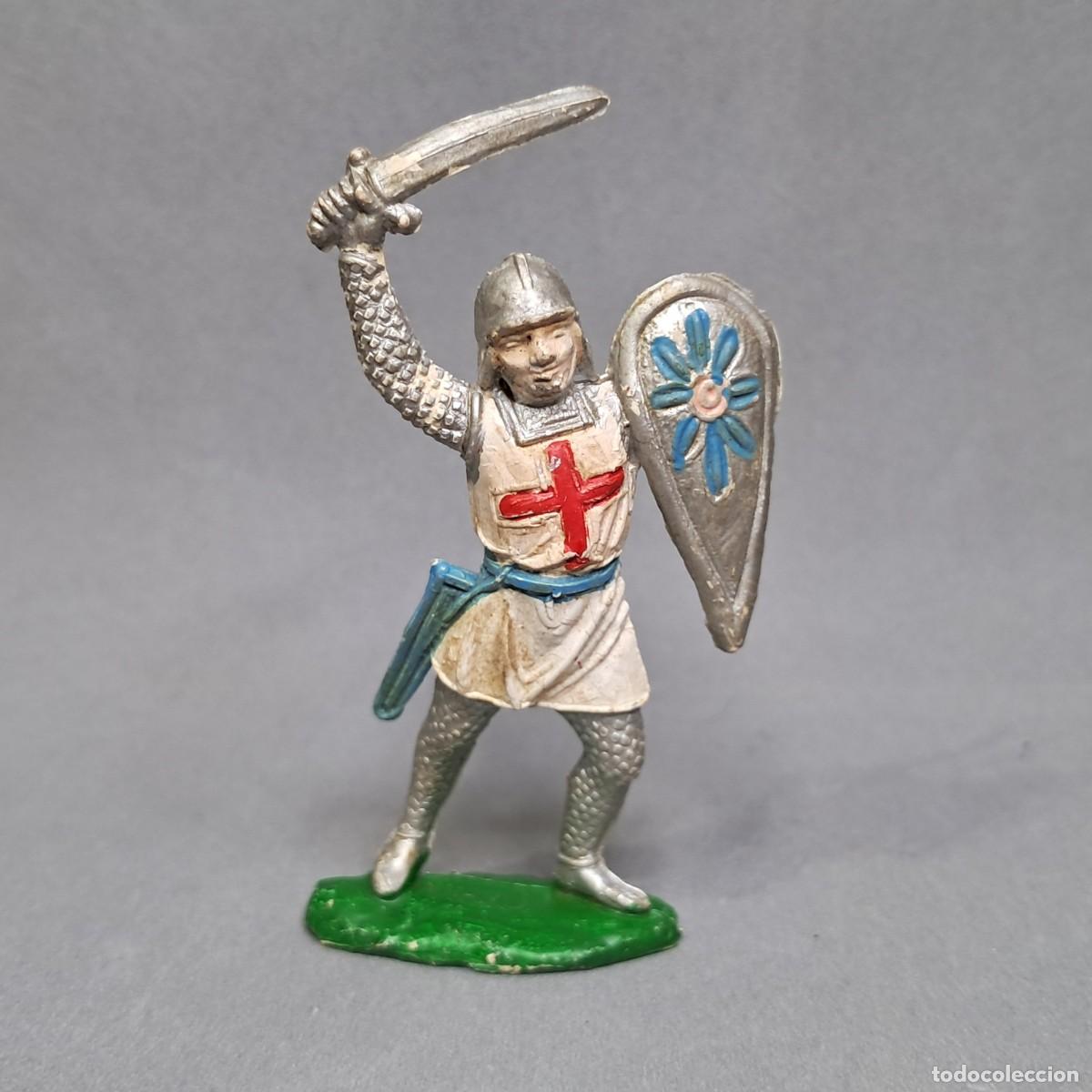 Figuras de goma y PVC: Antigua figura de la colecci&oacute;n Cruzados de PECH, Soldado medieval cristiano con espada, a&ntilde;os 50 - 60