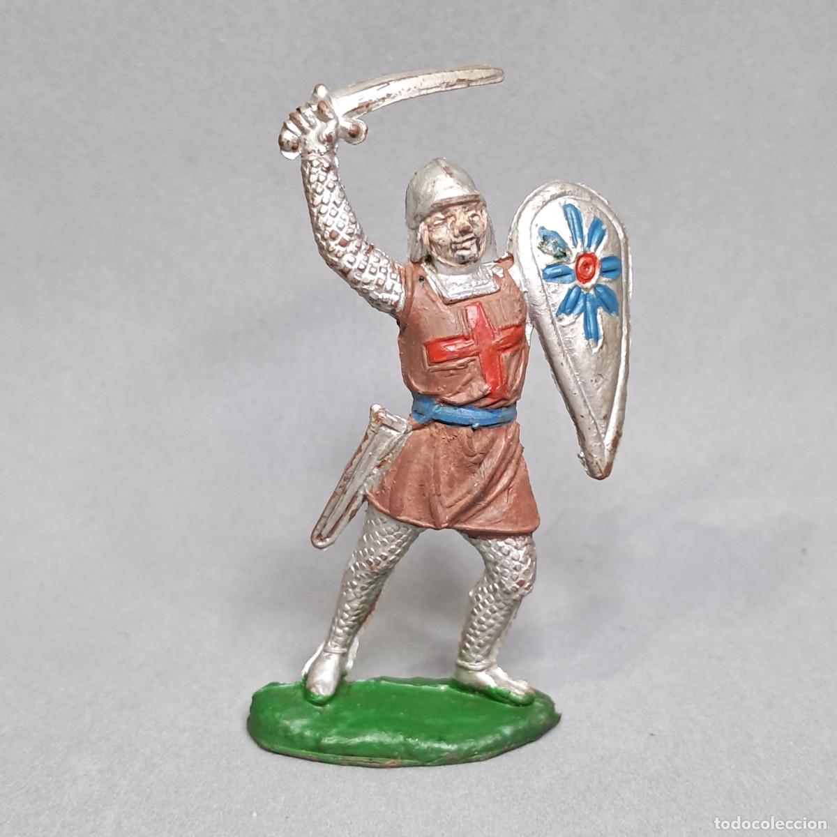 Figuras de goma y PVC: Antigua figura de la colecci&oacute;n Cruzados de PECH, Soldado medieval cristiano con espada, a&ntilde;os 50 - 60