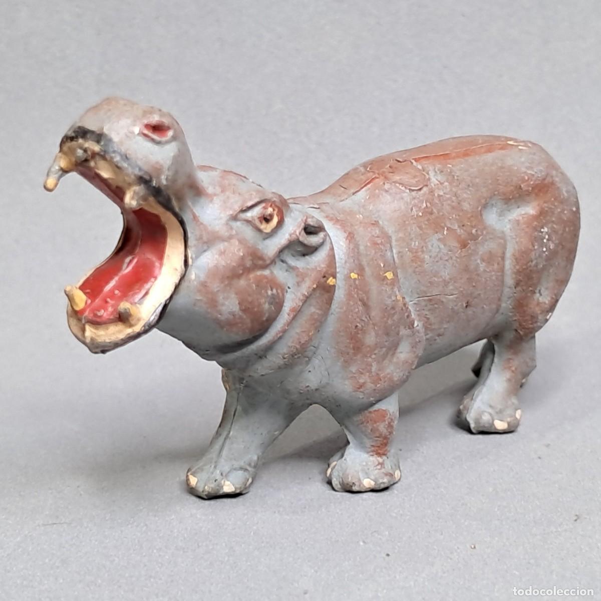Figuras de goma y PVC: Antigua figura de un hipop&oacute;tamo de la serie Animales fabricada PECH, a&ntilde;o 1956