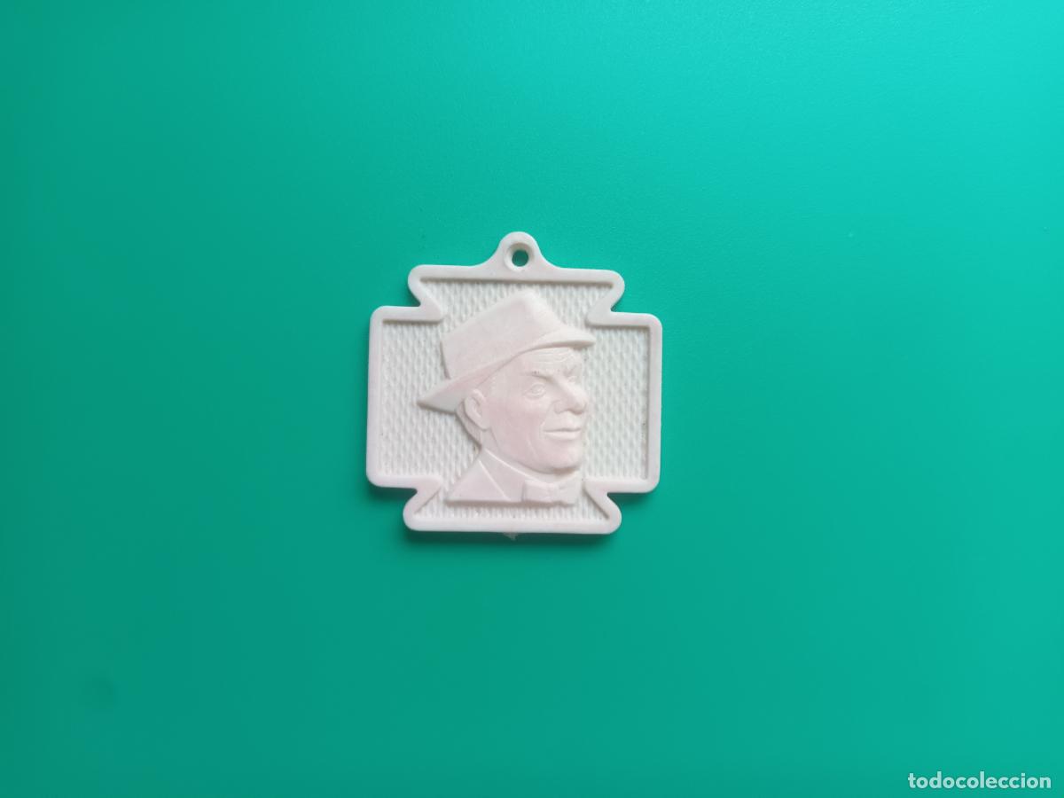 Figuras de goma y PVC: PREMIUM DUNKIN COLGANTE FRANK SINATRA. PIPAS ARIAS CHURRUCA