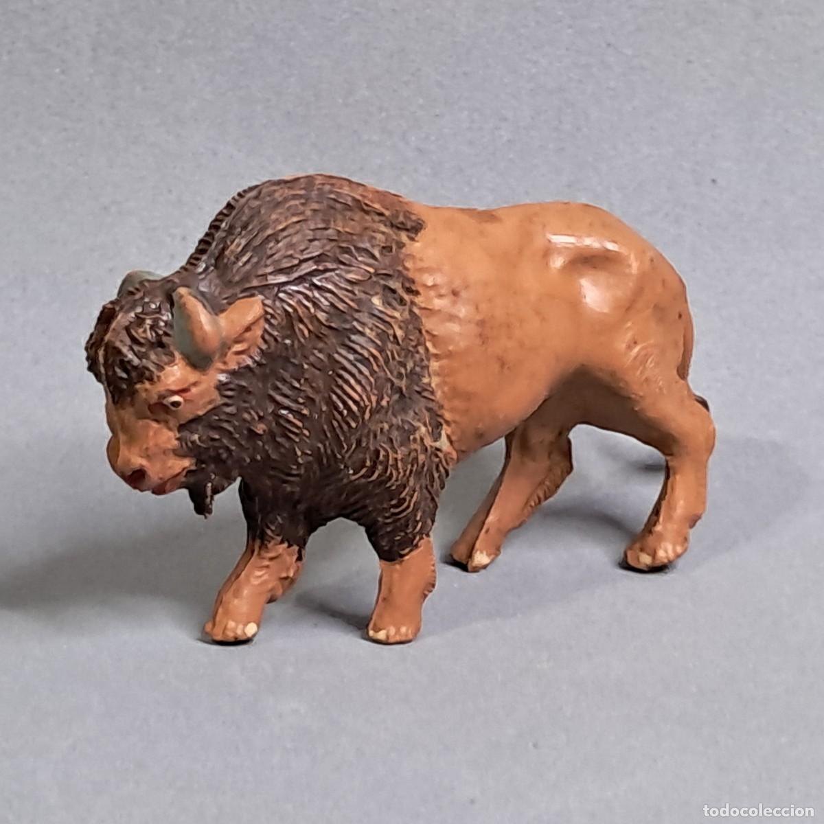 Figuras de goma y PVC: Antigua figura de un B&uacute;falo o Bisonte ref 117 de la colecci&oacute;n Animales de PECH Hermanos, a&ntilde;o 1956