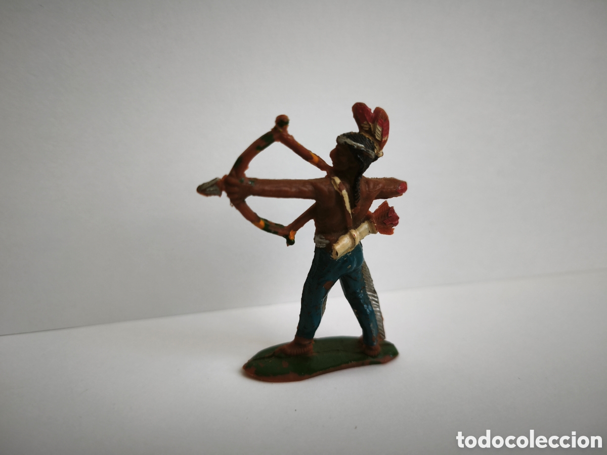 Figuras de goma y PVC: Indio de pl&aacute;stico de Lafredo. 6 cms. Buen estado - Foto 2