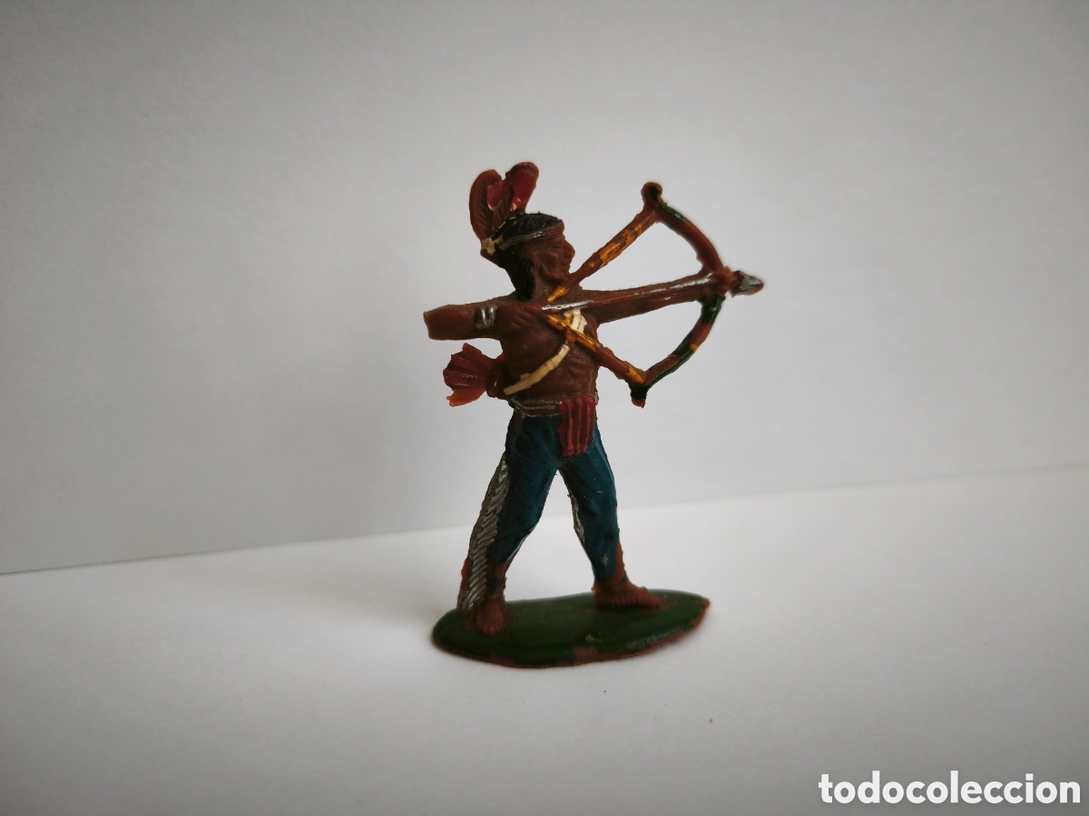 Figuras de goma y PVC: Indio de pl&aacute;stico de Lafredo. 6 cms. Buen estado - Foto 1