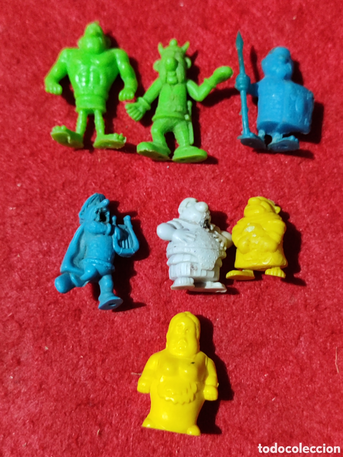 Figuras de goma y PVC: Lote 7 figuras Ast&eacute;rix Ob&eacute;lix romanos egipcios b&aacute;rbaros dunkin