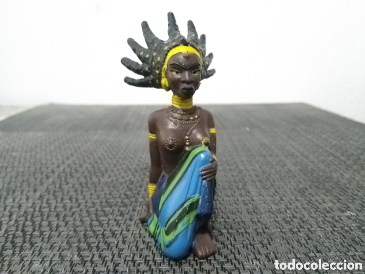 Figuras de goma y PVC: FIGURA PVC KIRIKOU PLASTICO DURO BRUJA