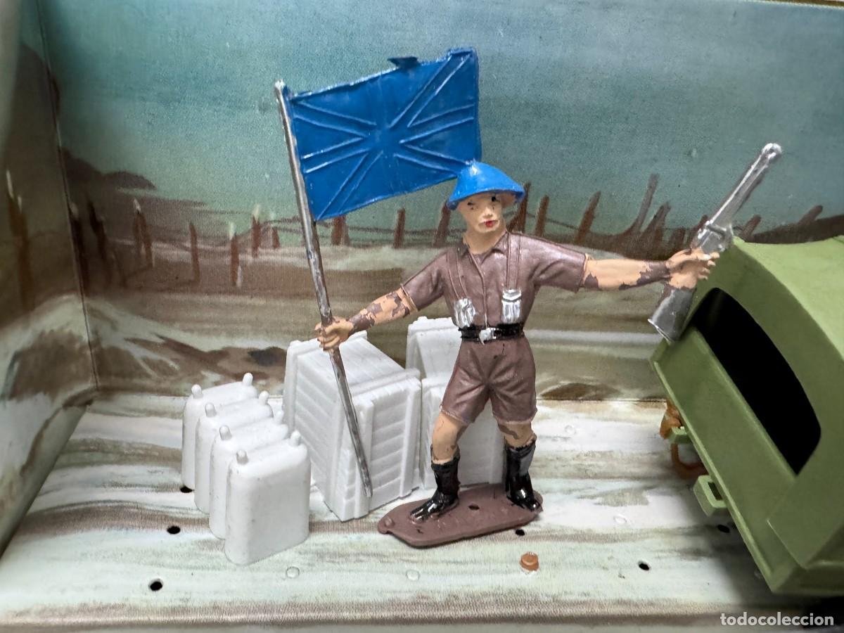 Figuras de goma y PVC: CASCOS AZULES DE COMANSI A ESTRENAR - Foto 2