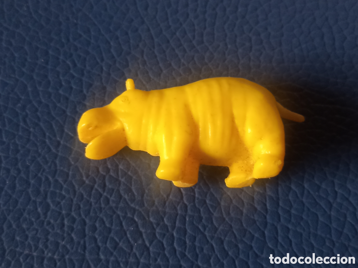 Figuras de goma y PVC: Figura Zoo Dunkin Hipop&oacute;tamo amarillo - Pedido m&iacute;nimo 3&euro;
