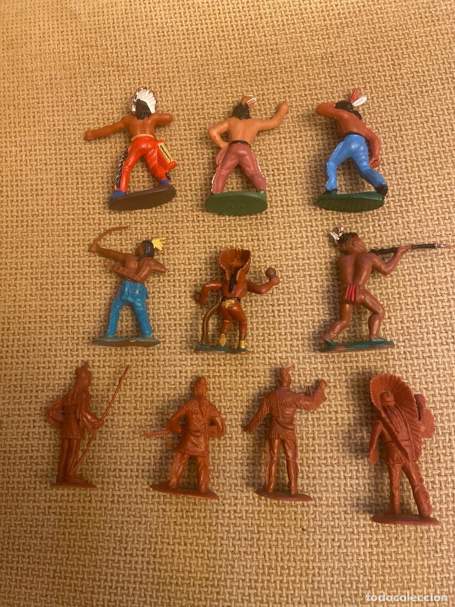 Figuras de goma y PVC: Lote variado indios antiguos - Foto 2