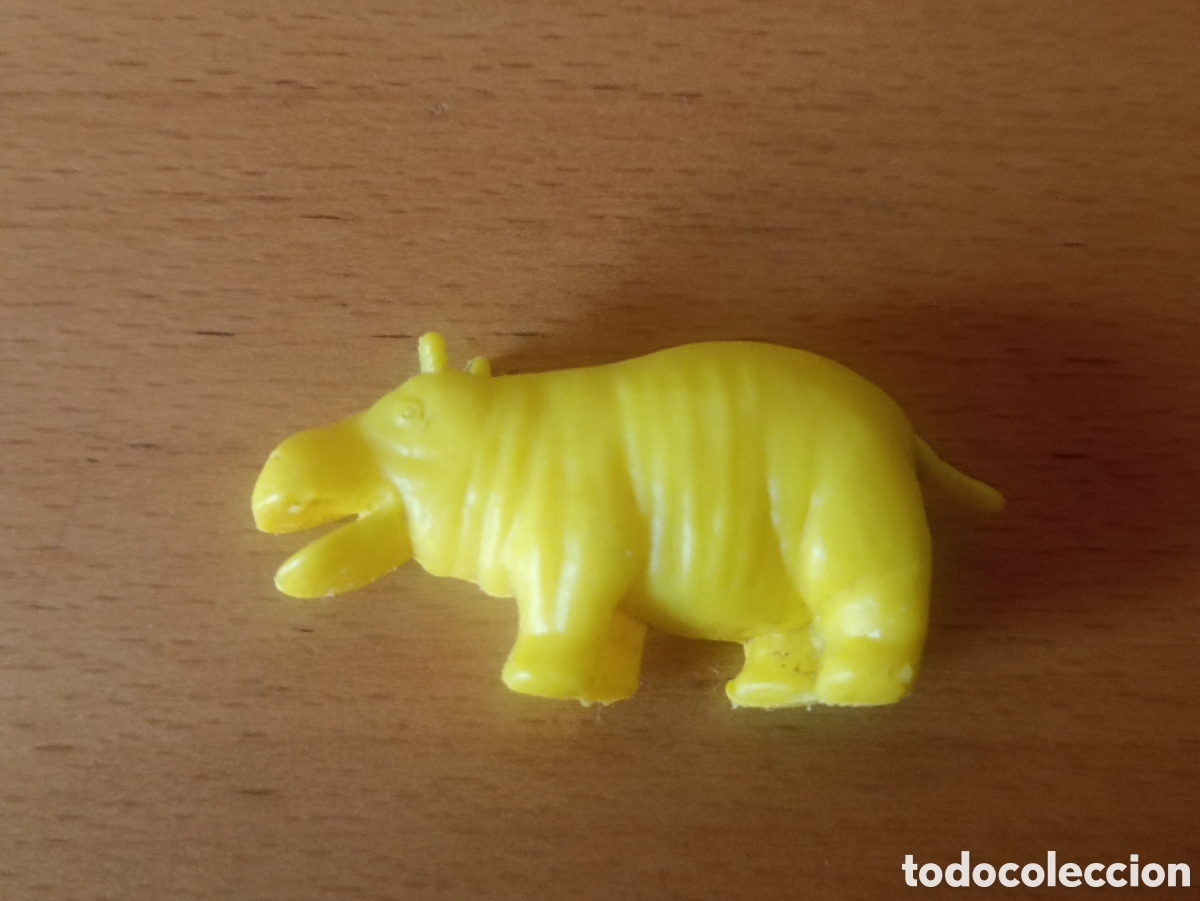Figuras de goma y PVC: Figura Zoo Dunkin Hipop&oacute;tamo amarillo - Pedido m&iacute;nimo 3&euro;