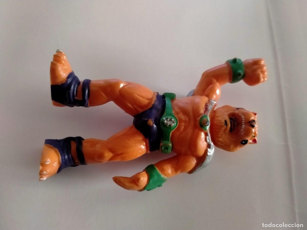 Figuras de goma y PVC: figura de guerreros del volcan