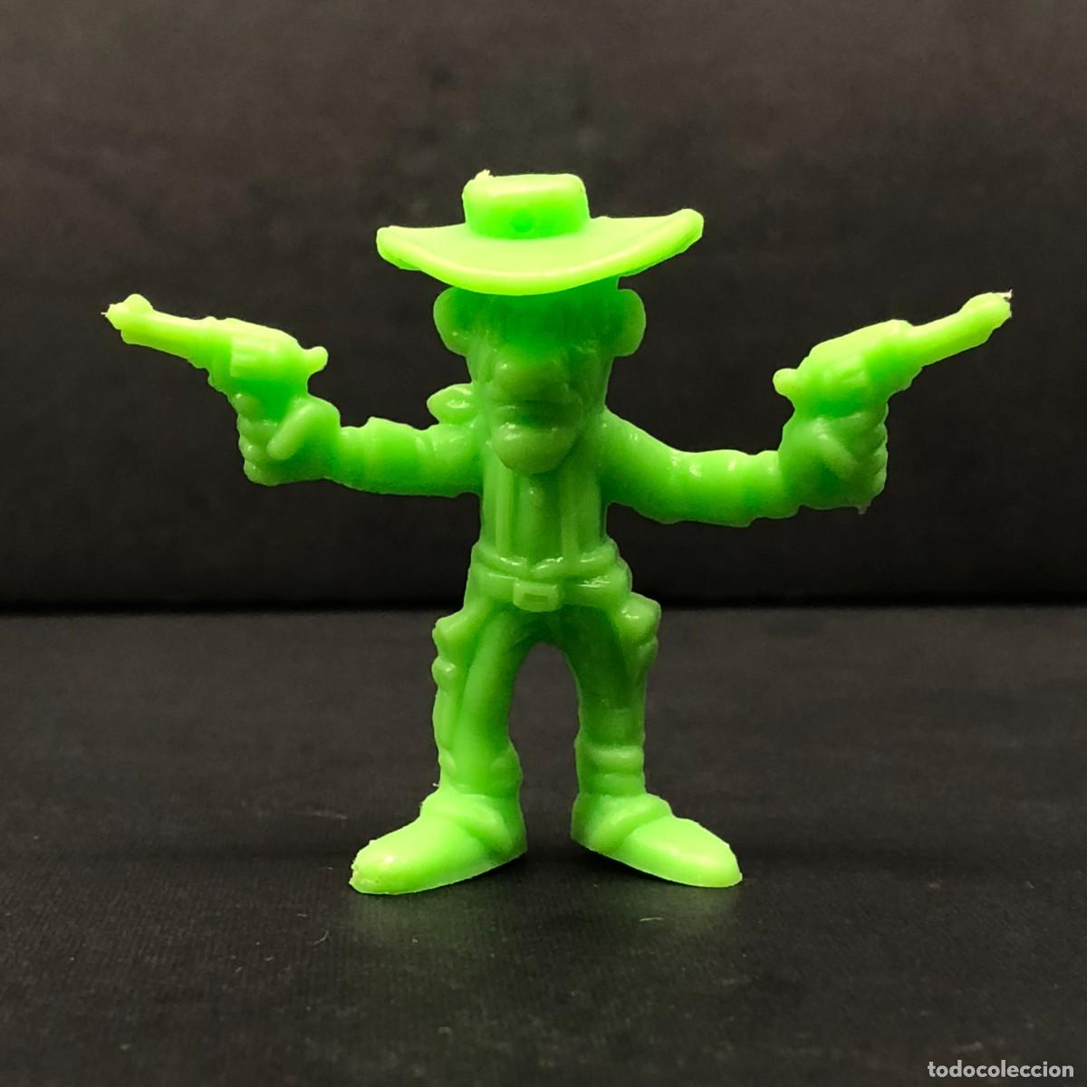 Figuras de goma y PVC: FIGURA DE PLASTICO MONOCROMATICO VERDE DE JOE DALTON - LUCKY LUKE - 1970 - VINTAGE - 5 CM / 1543