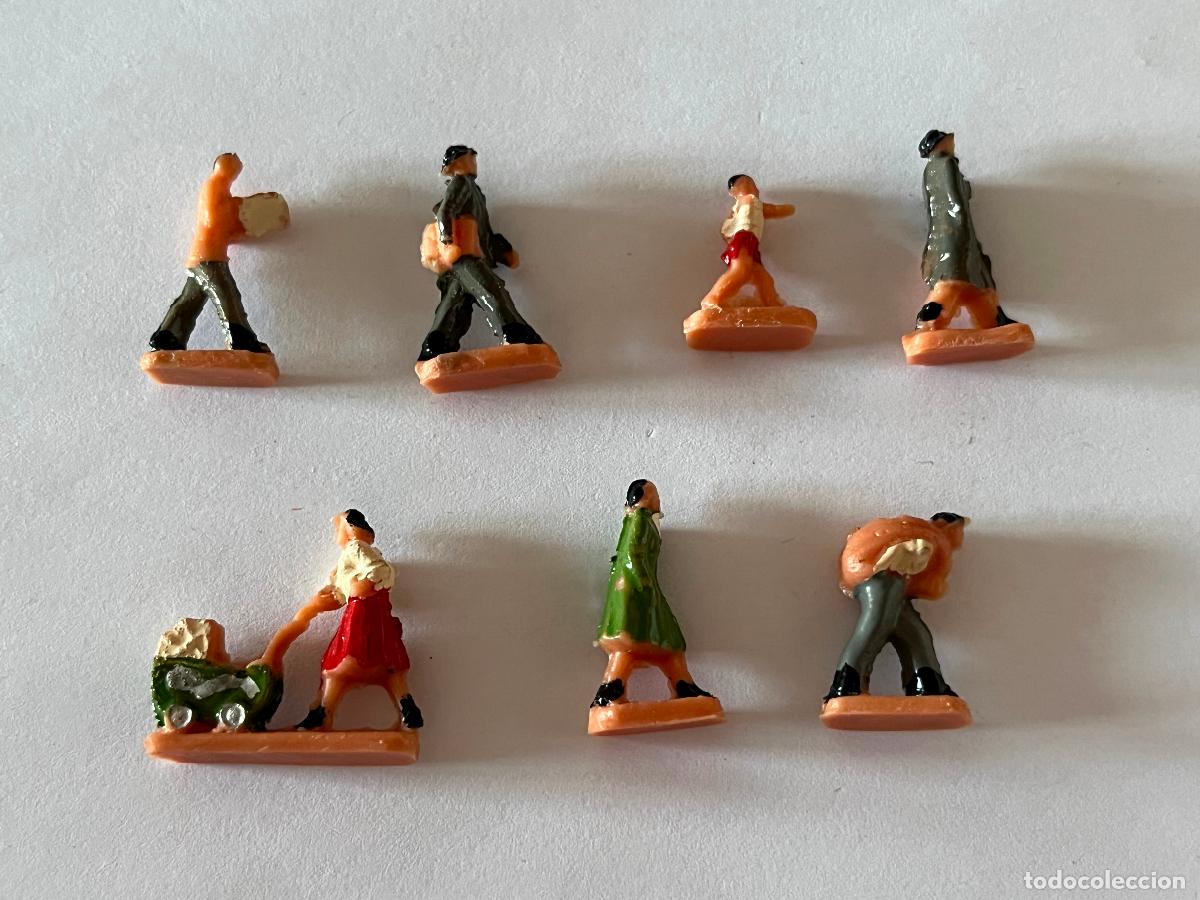 Figuras de goma y PVC: EKO - LOTE DE PEATONES