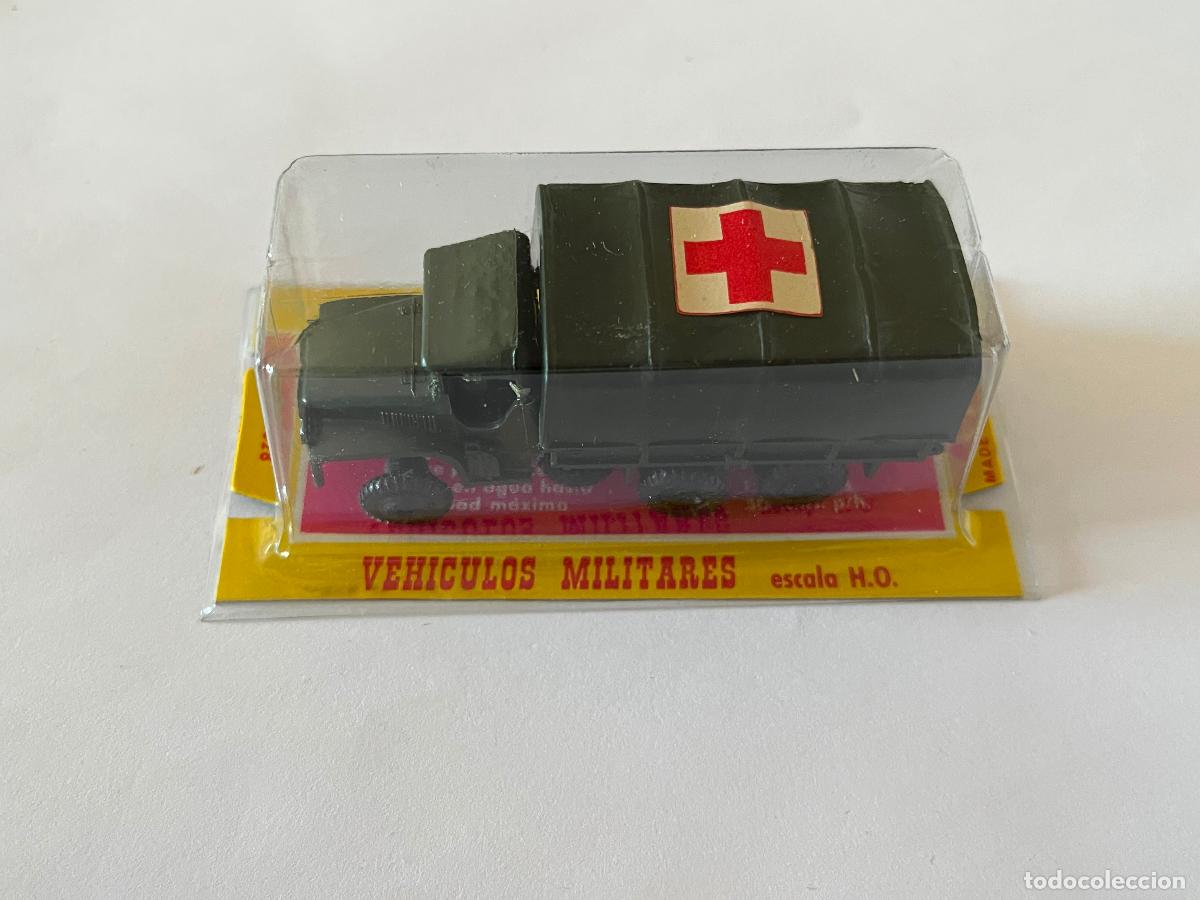 Figuras de goma y PVC: EKO - CAMI&Oacute;N GMC M-211 CRUZ ROJA