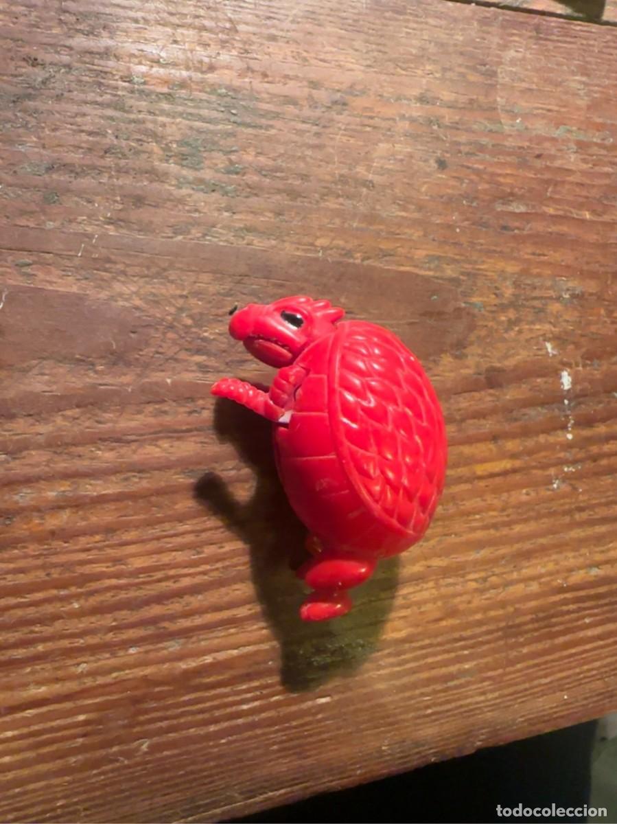 Figuras de goma y PVC: Huevox drag&oacute;n rojo Phoskitos a&ntilde;os 90