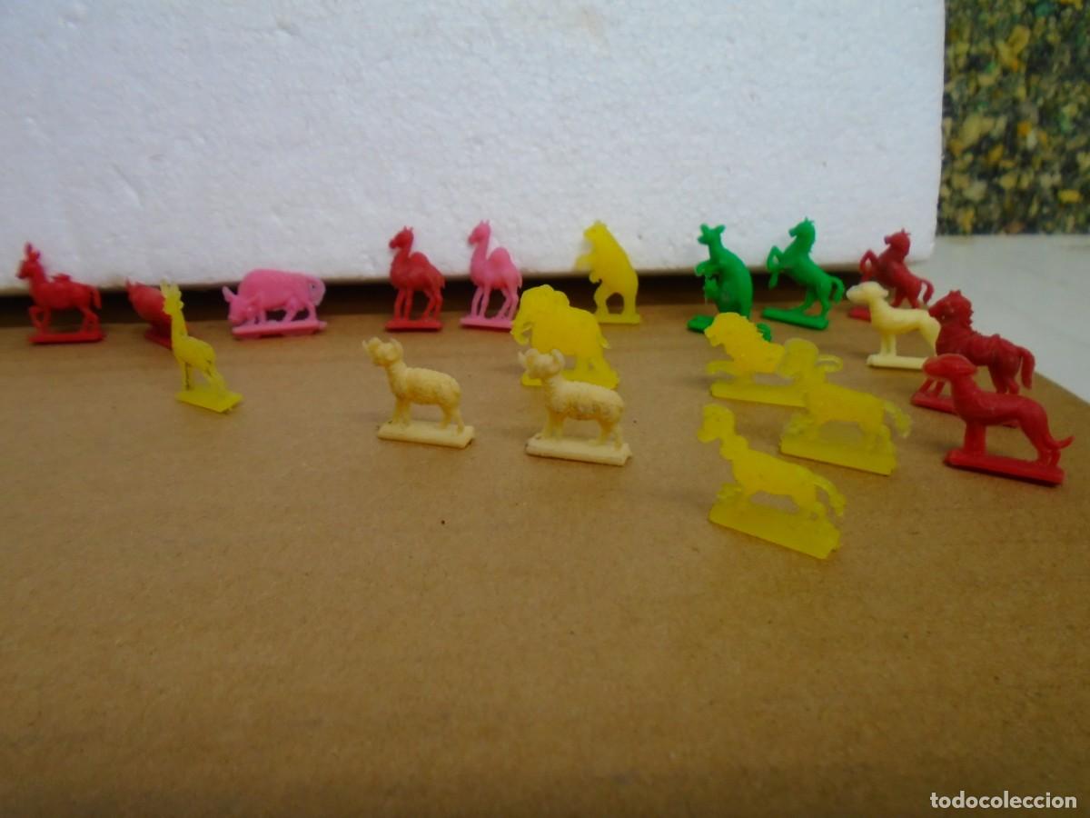 Figuras de goma y PVC: LOTE DE 19FIGURAS DE PLASTICO DE ANIMALES,A&Ntilde;OS 60.