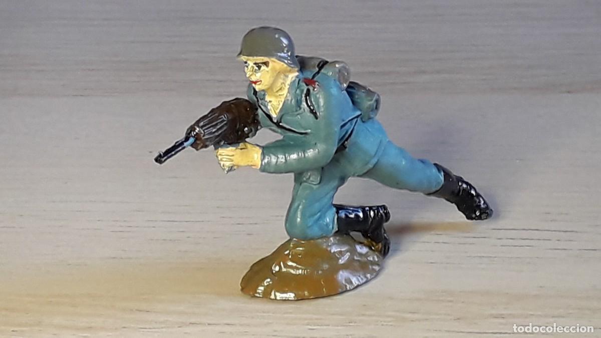 Figuras de goma y PVC: Soldado alem&aacute;n, alemanes en combate, goma, Pech Hermanos Spain tipo Jecsan, original a&ntilde;os 50-60.