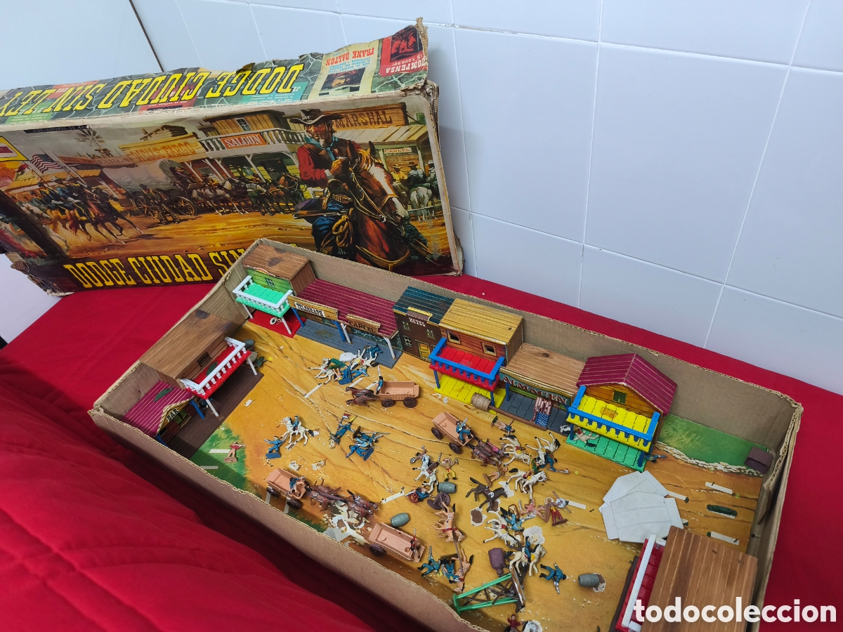 Figuras de goma y PVC: DODGE CIUDAD SIN LEY DE COMANSI MINI OESTE
