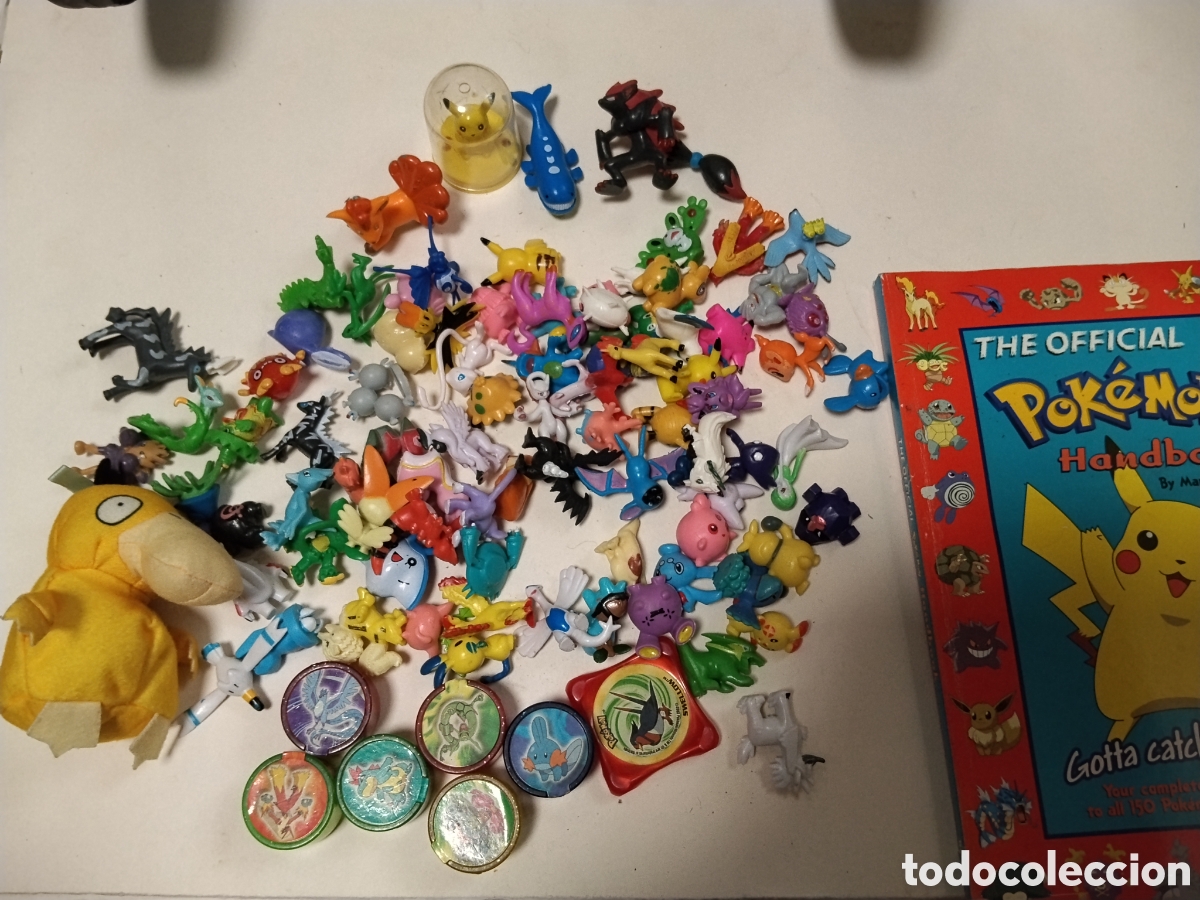 Figuras de goma y PVC: Lote figuras y material Pokemon