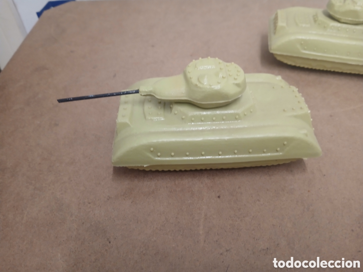 Figuras de goma y PVC: Reamsa pareja de tanques - Foto 4