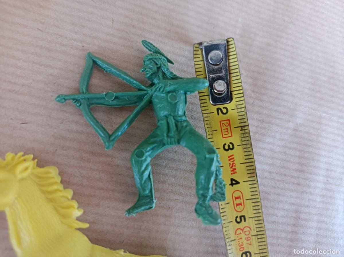 Figuras de goma y PVC: FIGURAS DE PL&Aacute;STICO VAQUEROS INDIOS VARIAS MARCAS - Foto 5
