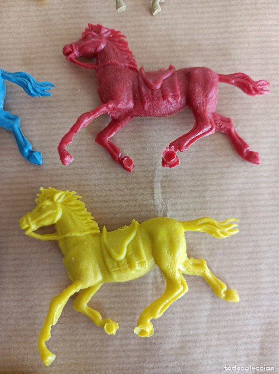 Figuras de goma y PVC: FIGURAS DE PL&Aacute;STICO VAQUEROS INDIOS VARIAS MARCAS - Foto 11