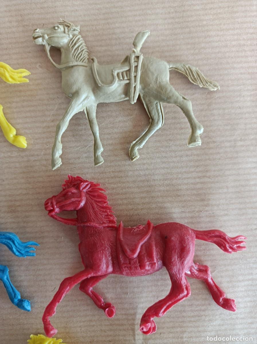 Figuras de goma y PVC: FIGURAS DE PL&Aacute;STICO VAQUEROS INDIOS VARIAS MARCAS - Foto 13