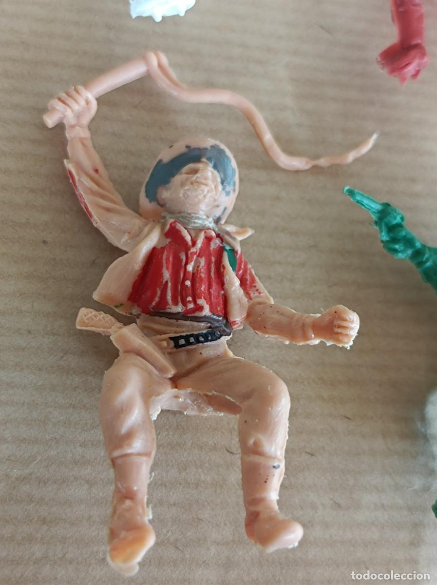 Figuras de goma y PVC: FIGURAS DE PL&Aacute;STICO VAQUEROS INDIOS VARIAS MARCAS - Foto 20