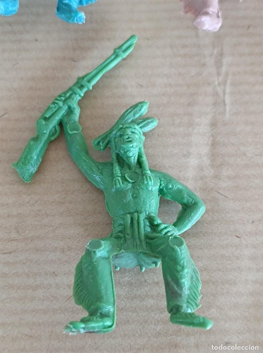 Figuras de goma y PVC: FIGURAS DE PL&Aacute;STICO VAQUEROS INDIOS VARIAS MARCAS - Foto 26