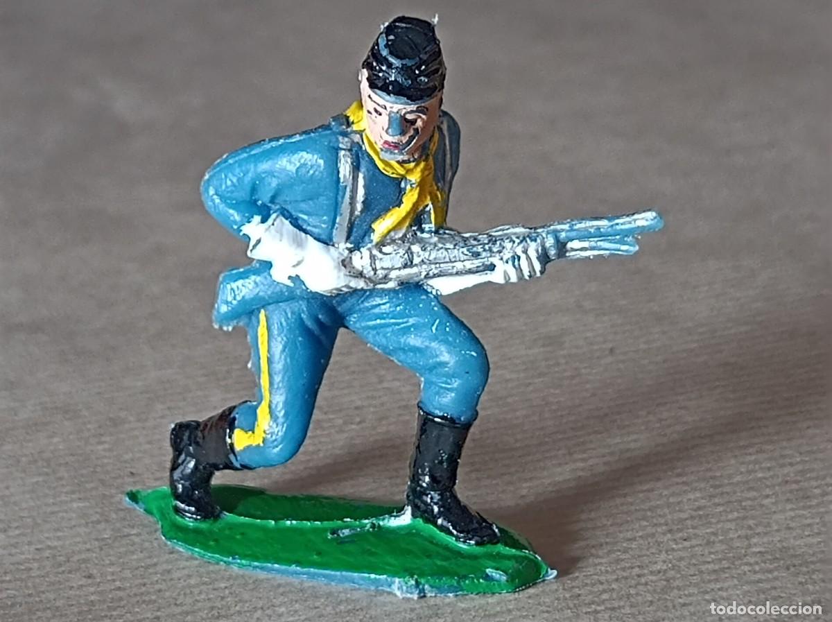 Figuras de goma y PVC: FIGURA DE PL&Aacute;STICO COMANSI SOLDADO DE LA CABALLER&Iacute;A