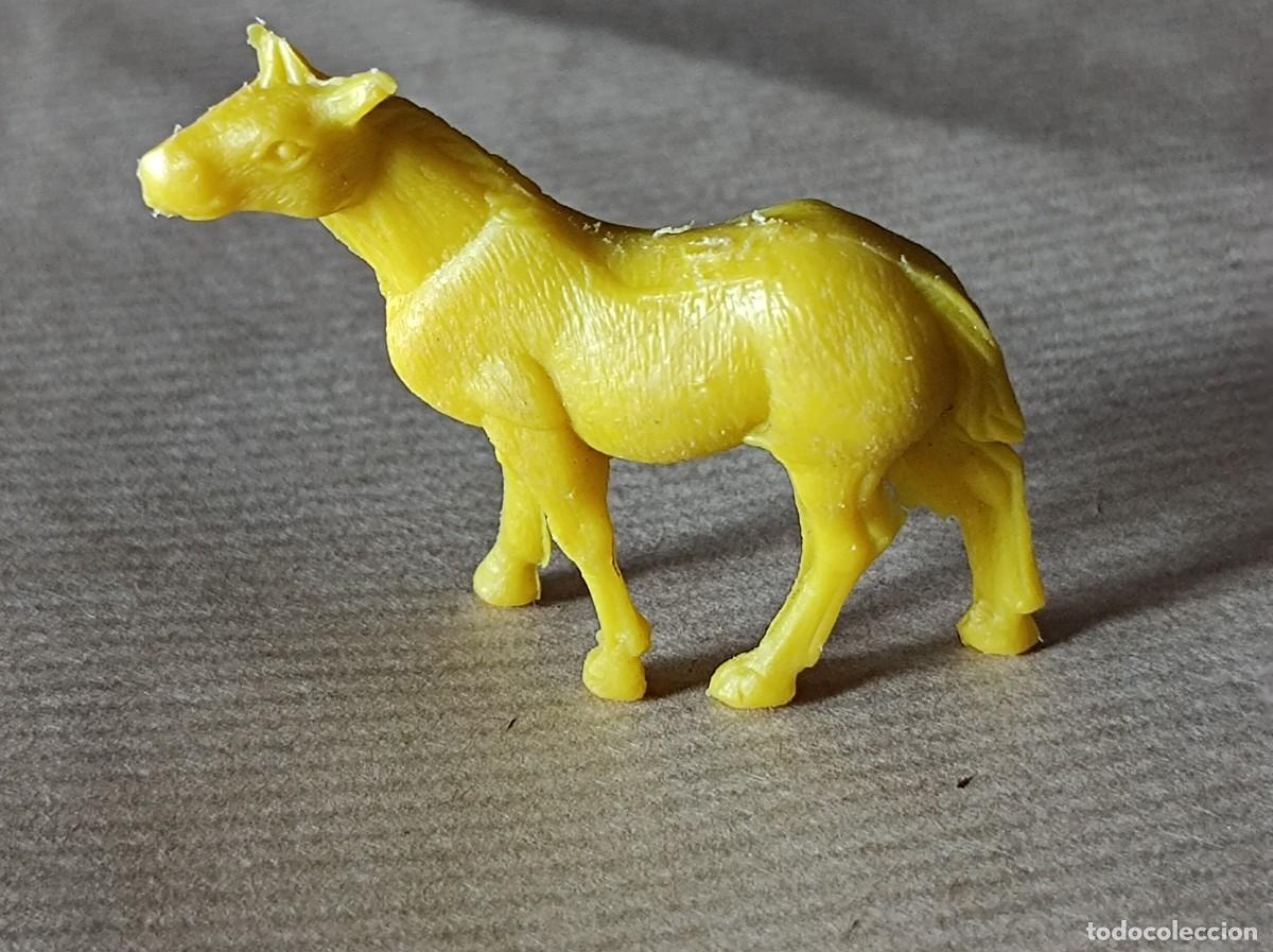 Figuras de goma y PVC: CABALLO DE PL&Aacute;STICO GRANJA DUNKIN