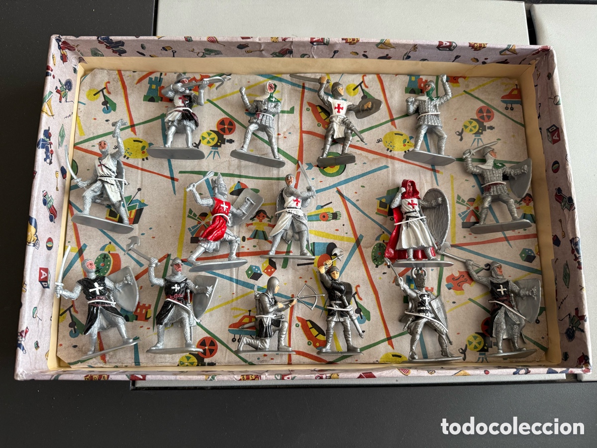 Figuras de goma y PVC: GUERREROS CRISTIANOS. PECH. EN CAJA