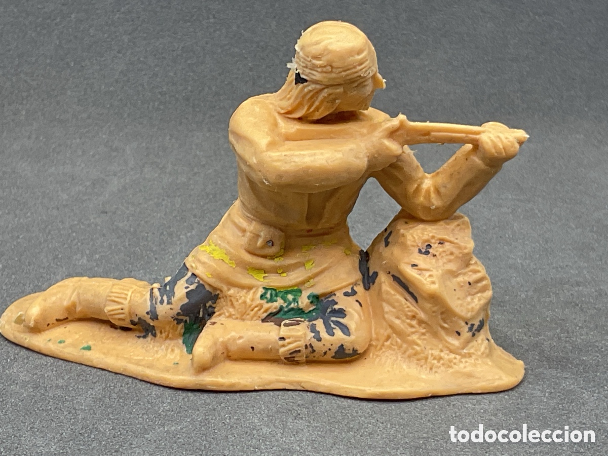 Figuras de goma y PVC: Antigua Figura en Pl&aacute;stico. Serie Indios Apaches de Reamsa. Con Defecto