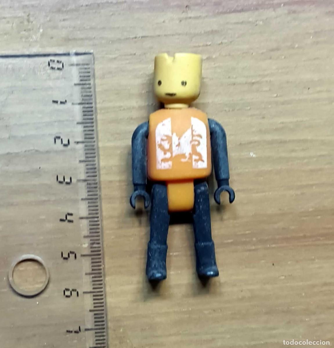 Figuras de goma y PVC: FIGURA AIRGAMBOYS ARTICULADA - MU&Ntilde;ECO MEDIEVAL AMARILLO - A&Ntilde;OS 70/80 - VINTAGE