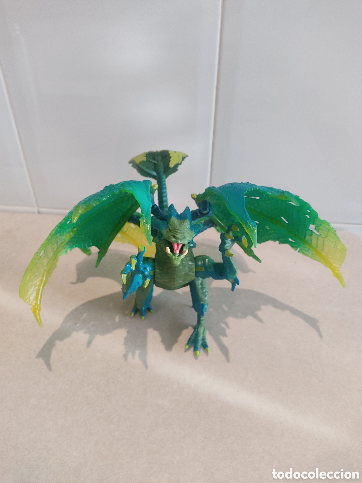 Figuras de goma y PVC: FIGURA DRAGON GRANDES ALAS