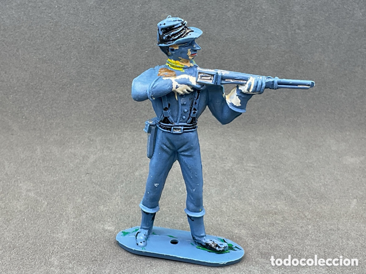 Figuras de goma y PVC: ANTIGUA FIGURA DEL OESTE EN PL&Aacute;STICO. SOLDADO FEDERAL DE COMANSI.