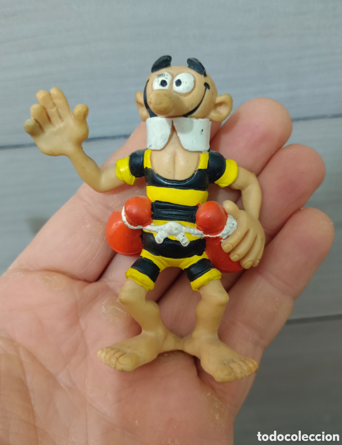 Figuras de goma y PVC: Figura PVC mortadelo ba&ntilde;ista antigua