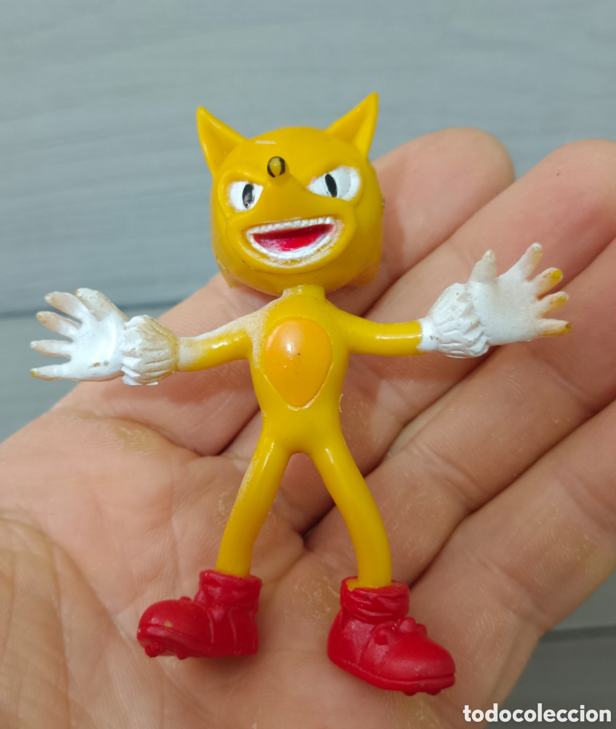 Figuras de goma y PVC: Figura , mu&ntilde;eco super sonic PVC sega