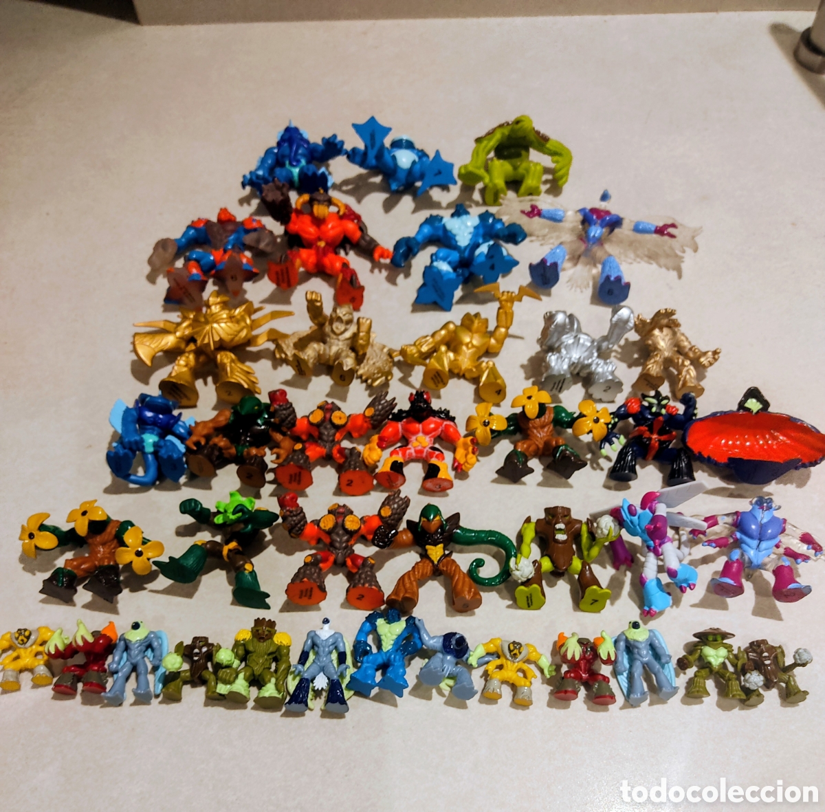 Figuras de goma y PVC: GORMITI LOTE DE 39 VARIADOS