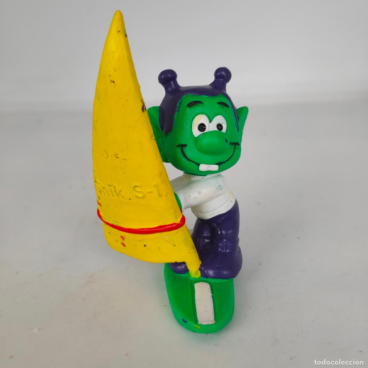 Figuras de goma y PVC: FIGURA PVC ASTROSNIKS SNIKS SNICKS ASTRONIKS DIBUJOS ANIMADOS BULLY VELA SURFISTA SURF WINDSURF