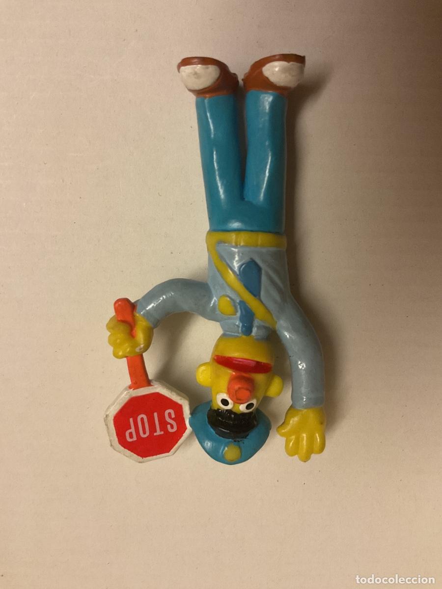 Figuras de goma y PVC: FIGURA EPI CON STOP. PVC. BARRIO S&Eacute;SAMO
