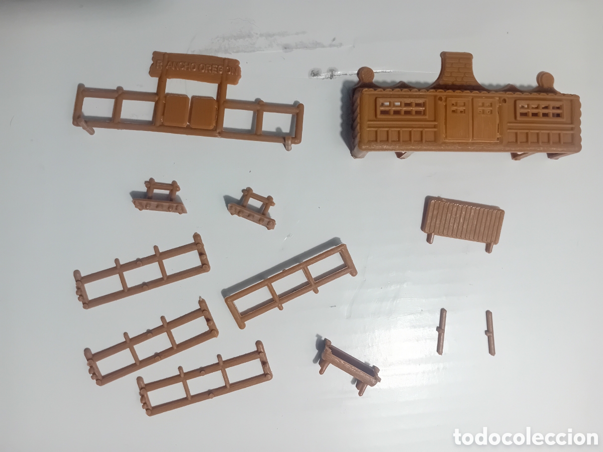 Figuras de goma y PVC: MONTAPLEX RANCHO OREGON