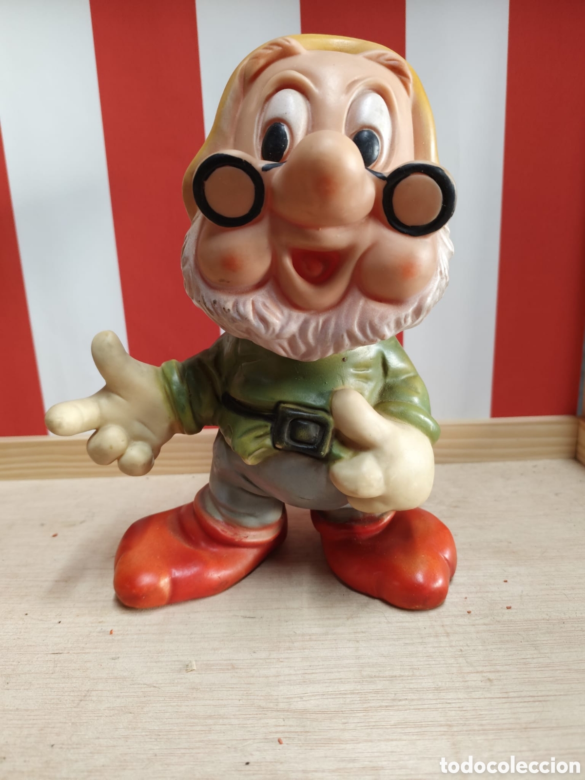 Figuras de goma y PVC: Figura de goma Enanito Sabio de Blancanieves. 23 cent&iacute;metros