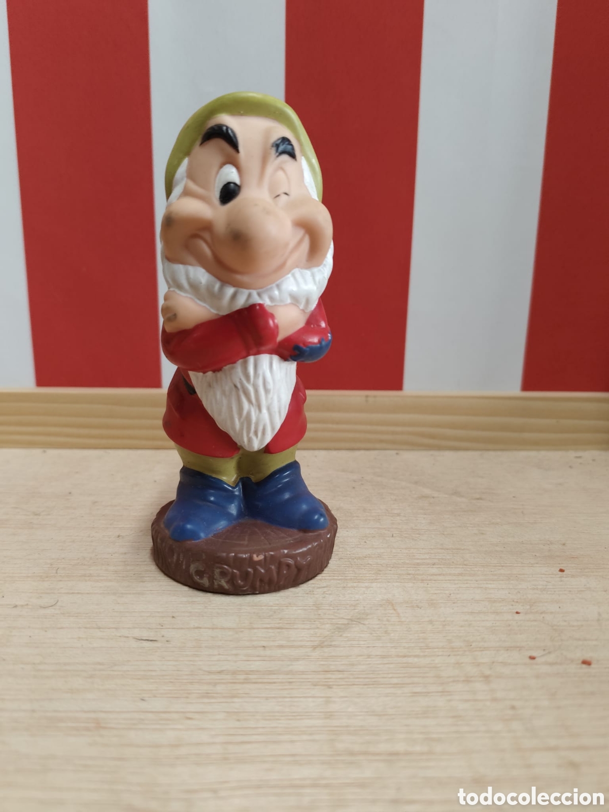 Figuras de goma y PVC: Mu&ntilde;eco goma Enanito Gru&ntilde;&oacute;n de Blancanieves. D&iacute;sney