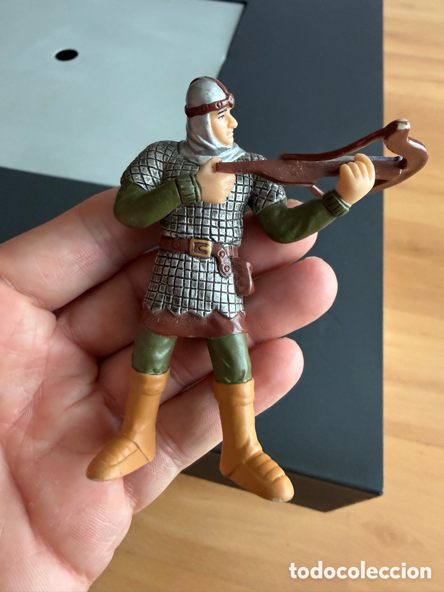 Figuras de goma y PVC: FIGURA PVC. GUERRERO BALLESTA