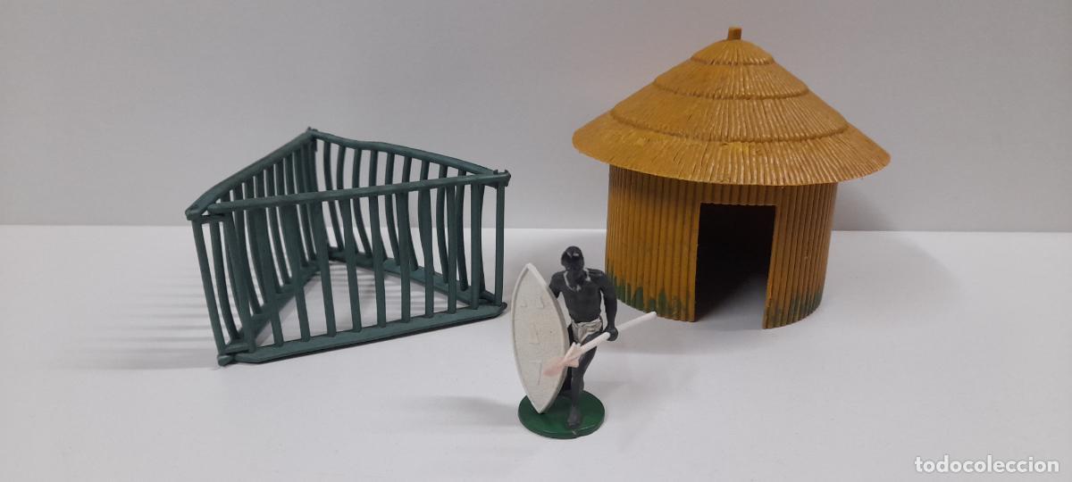 Figuras de goma y PVC: POBLADO . CHOZA - VALLADO Y GUERRERO CON COMPLEMENTOS . REALIZADOS POR GAMA . ORIGINAL A&Ntilde;OS 50
