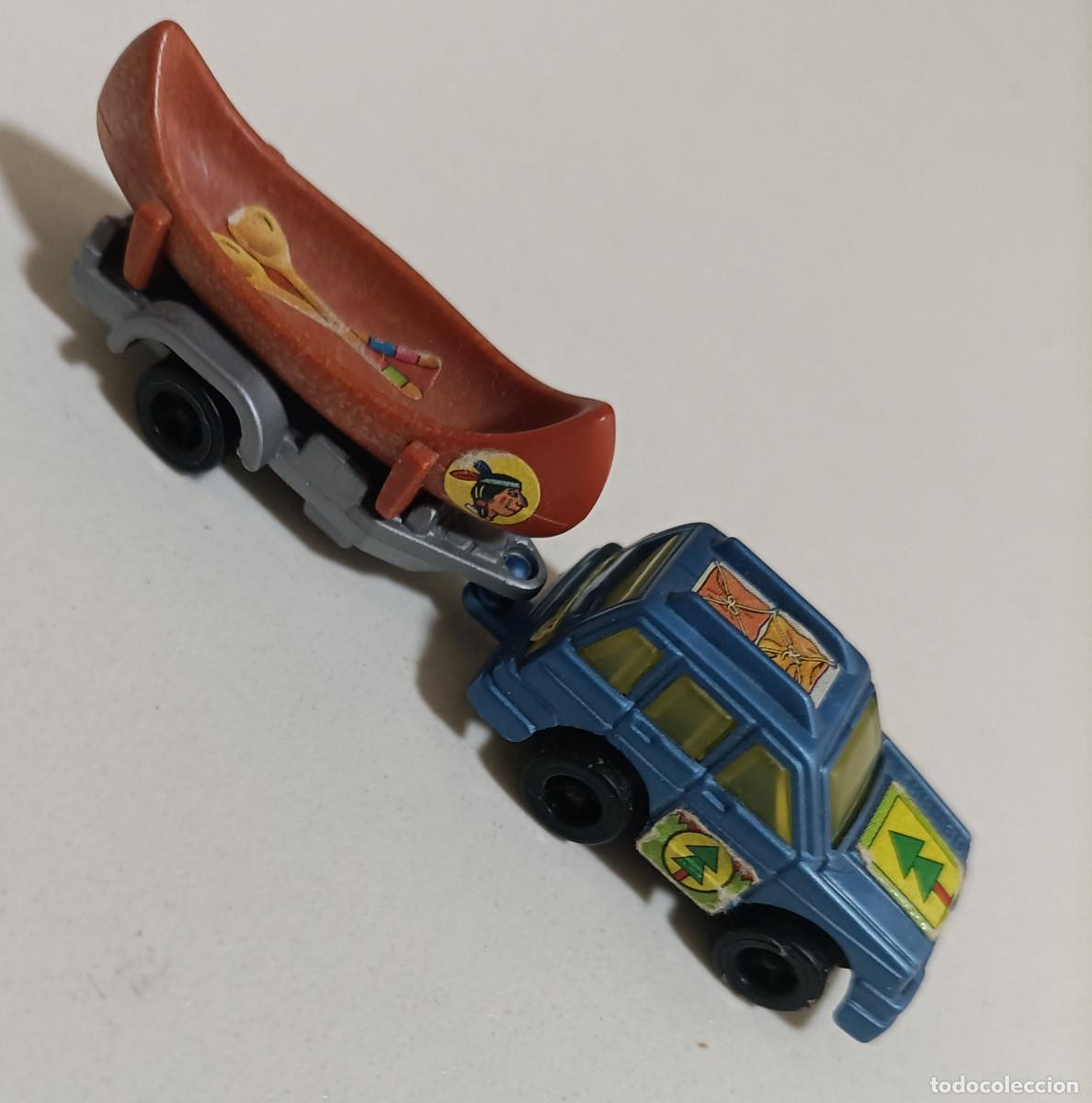 Figuras de goma Kinder: coche verde kinder escala miniatura vehiculo mini cochecito remolque canoa india k98 98 30