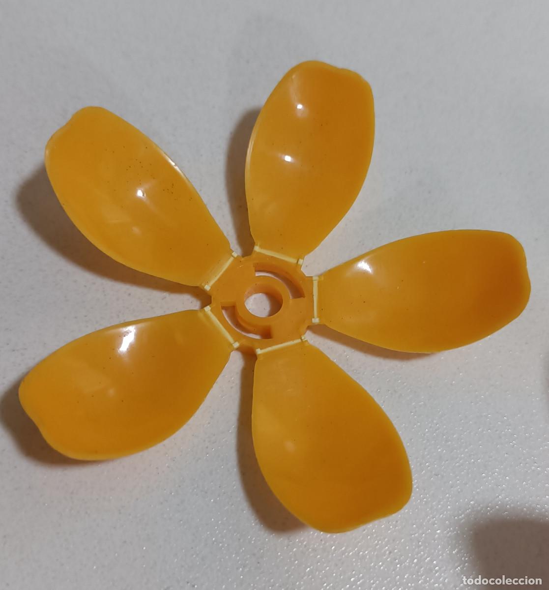 Figuras de goma Kinder: hojas de flor kinder