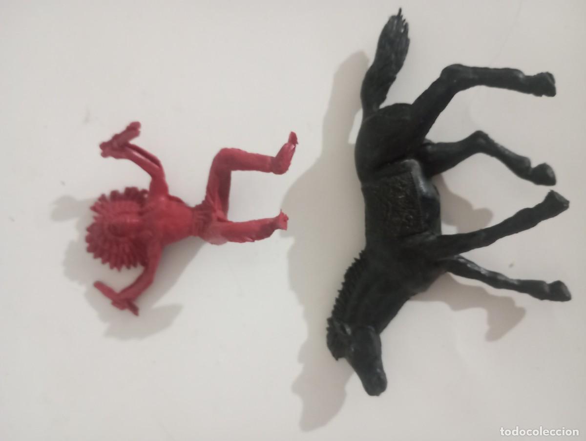 Figuras de goma y PVC: Figura comansi jecsan reamsa