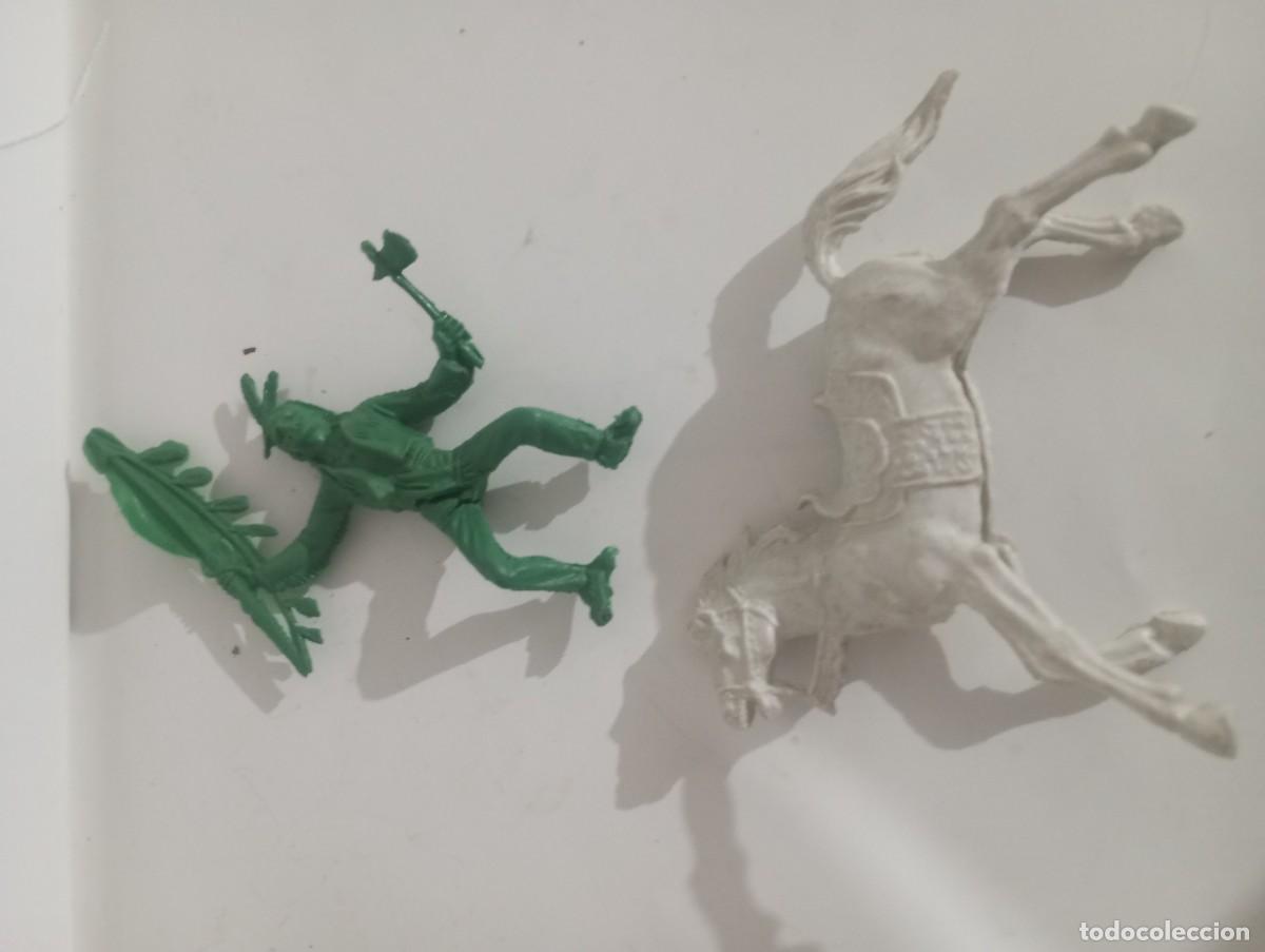 Figuras de goma y PVC: Figura comansi jecsan reamsa
